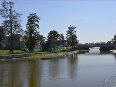 Barrio Laguna GRande 100