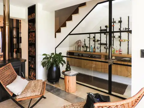 Casa 7 ambientes con 5 baños