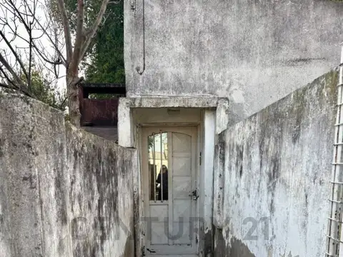 VENTA DE CASA INTERNA A RECICLAR O DEMOLER EN RAFAELA