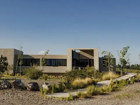 Casa de Uco Vineyards & Wine Resort