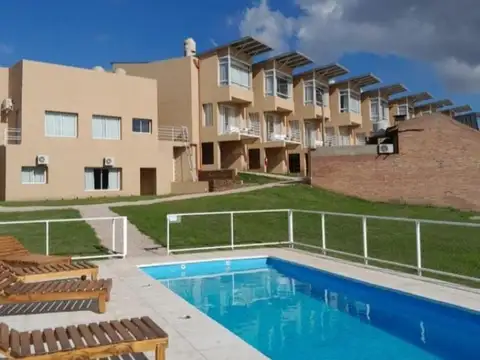 Departamento Triplex  En Venta, Sierra De La Ventana