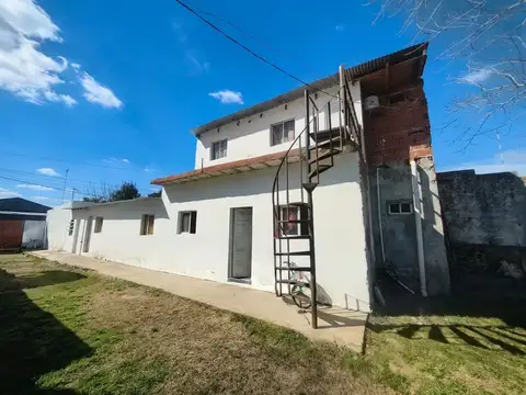VENTA DE 4 DEPTOS LOTE DE 320 MTR PILAR