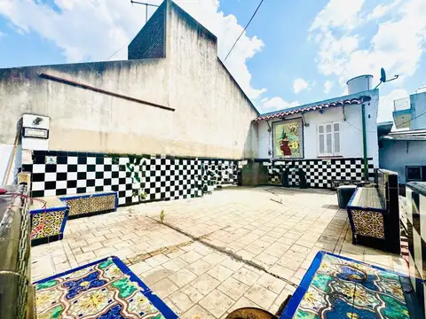 Casa 6 ambientes con 4 baños