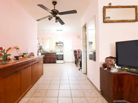 Casa 4 ambientes con 1 baño