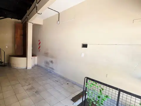 Local en Venta Via Púb.