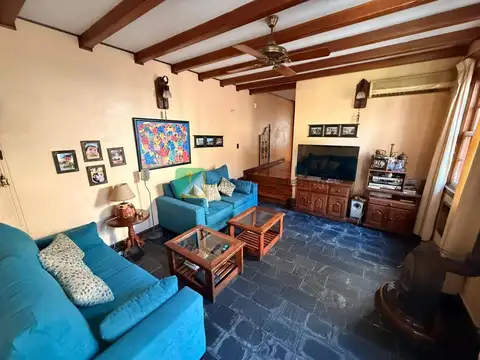 Casa en Venta con 2 cocheras