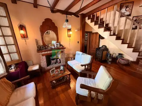 Casa 5 ambientes con 4 baños
