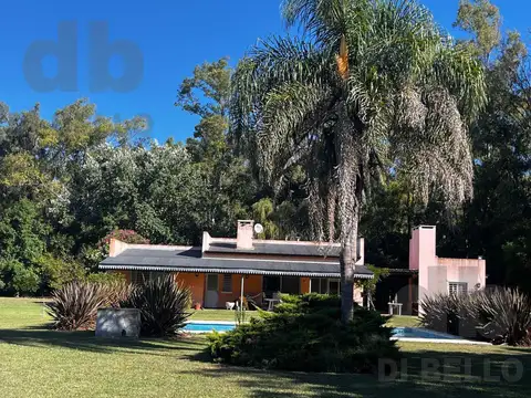 Casa en Venta con 3 cocheras