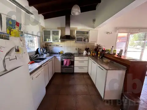 Casa 7 ambientes con 3 baños