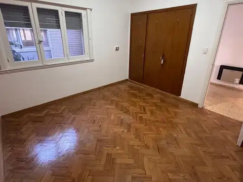 Casa 6 ambientes con 1 baño