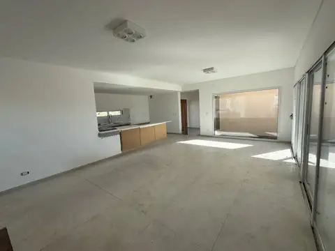 Venta Casa Con Pileta - Fincas De San Vicente Joven