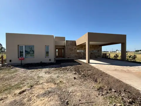 Venta Casa Con Pileta - Fincas De San Vicente Joven