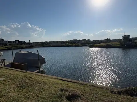 Venta lote en Tigre Marinas H al rio con amarra
