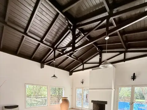 Casa 6 ambientes con 3 baños