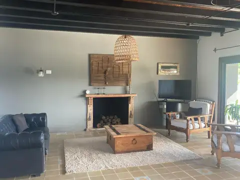 Casa 6 ambientes con 4 baños