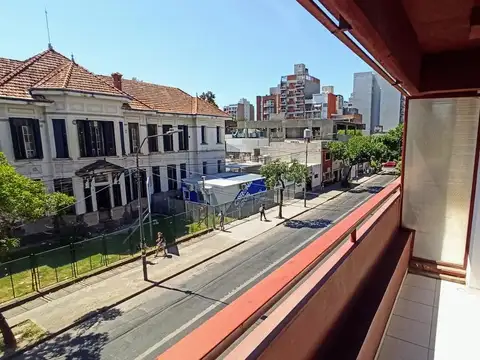 Departamento  1 Dormitorio con balcon Rosario Zona Medicina UNR