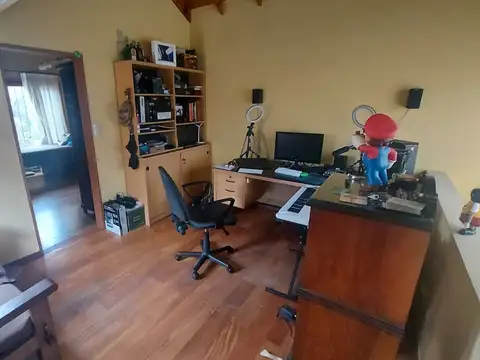 Casa en Venta con 3 cocheras