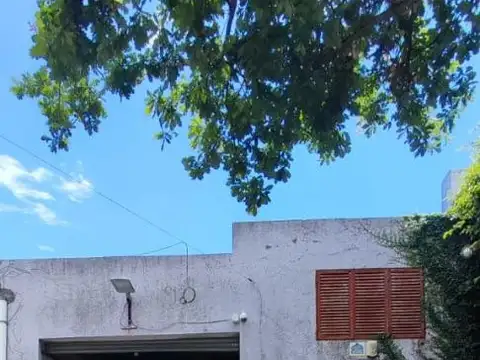 Galpón con oficinas en ALQUILER