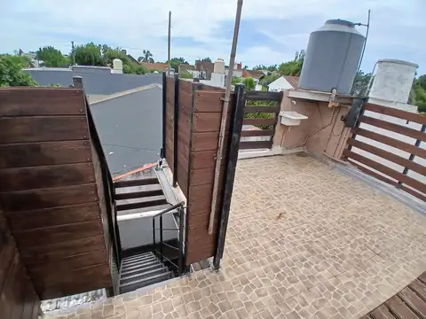 Depto Tipo Casa en Alquiler de 3 ambientes