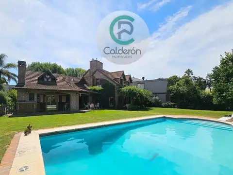 Casa 5 ambientes con 4 baños