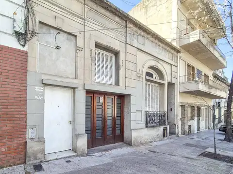 Depto Tipo Casa en Venta en Flores, USD 77.000
