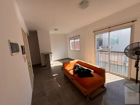 Departamento dos ambientes + terraza propia de 15mts2 impecable