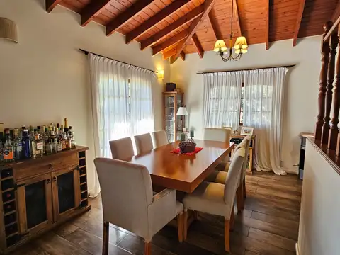 Casa en Venta con 4 cocheras