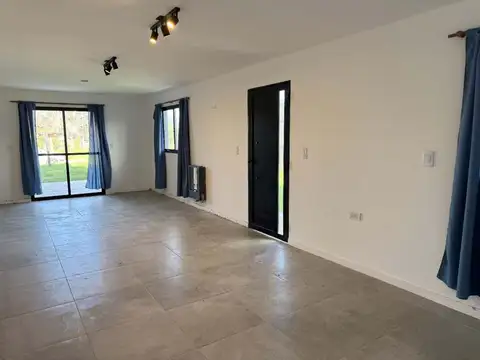 Casa 3 ambientes con 1 baño