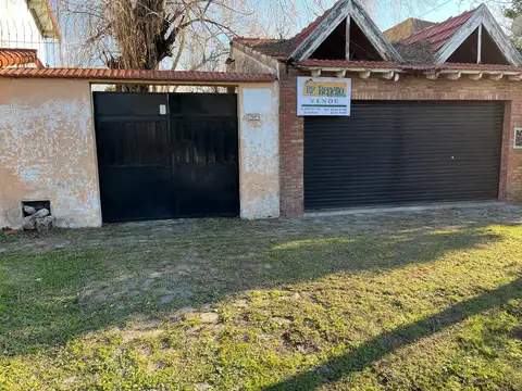 Casa de 3 Ambientes Sobre Lote de 10 X 50 con Local, Temperley Este