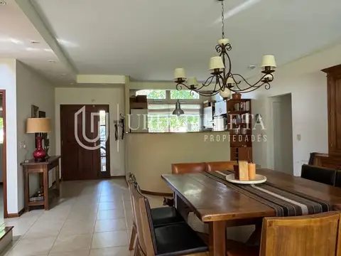 Casa en La Masía con pulmón arbolado de 300 m².