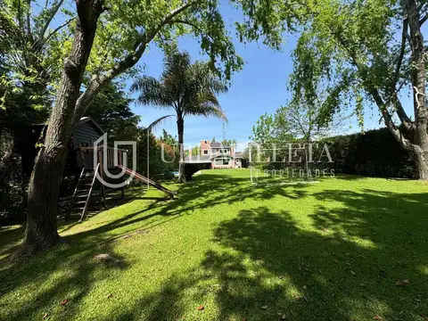 Casa en venta sobre lote interno en La Masia