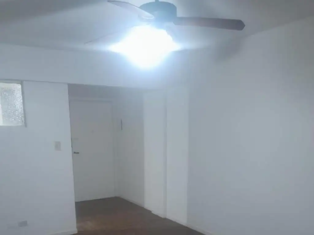 Jerónimo Salguero , Piso 1