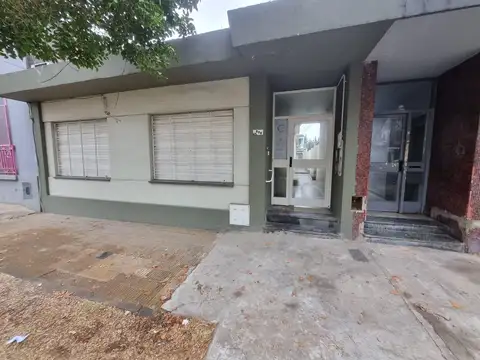 VENTA PH 70 MTS 3 AMB con 2 PATIOS / MERLO