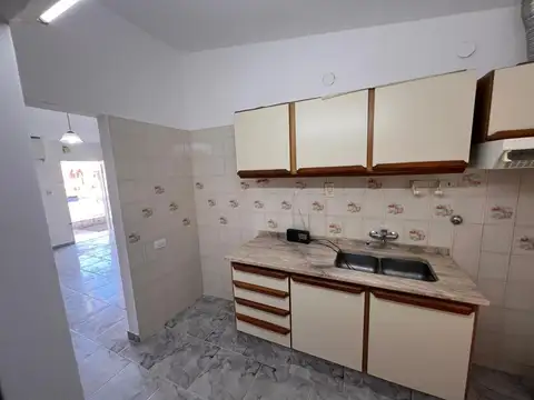 Casa 4 ambientes con 1 baño