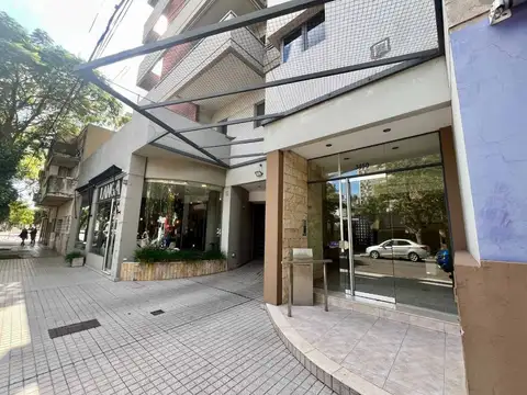 SE VENDE SEMIPISO BV Y AVELLANEDA