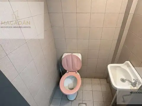 VENTA -Depósito 550 M2 - Acepta permuta - apto credito- Isidro Casanova