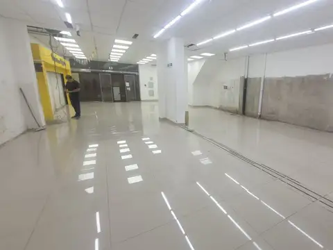 Local en Alquiler en Villa Luro, USD 2.700