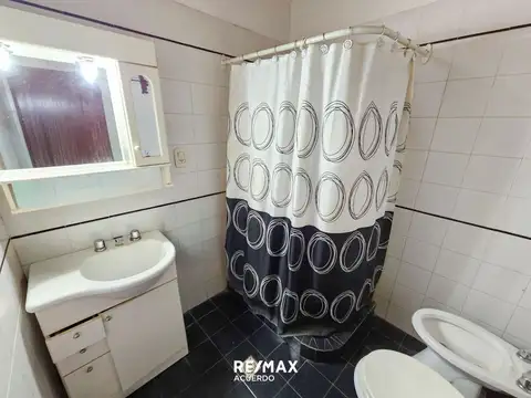VENTA CASA LA EMILIA 2 HAB MAS DEPTO A REFACCIONAR