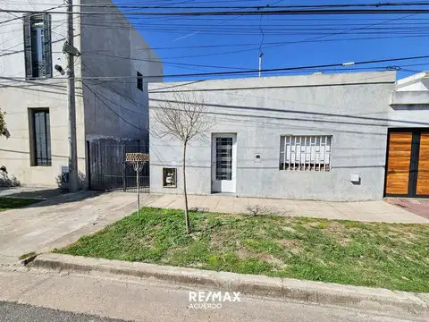 VENTA CASA LA EMILIA 2 HAB MAS DEPTO A REFACCIONAR