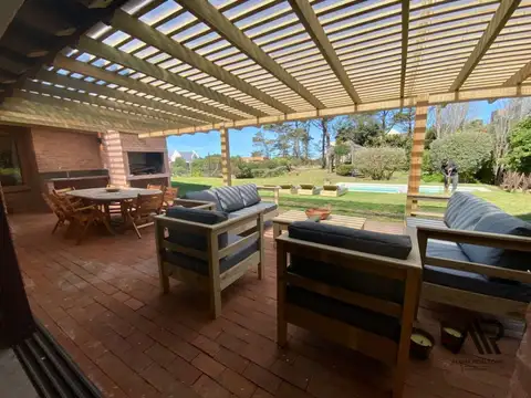 Casa en Alquiler Temporal en Costa del Salado, USD 24.000