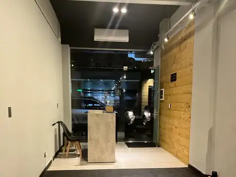 DOS LOCALES EN VENTA EN EXCELENTE UBICACION , 93 M2 EN UNA SOLA PLANTA Y 60 M2 EN DOS PLANTAS