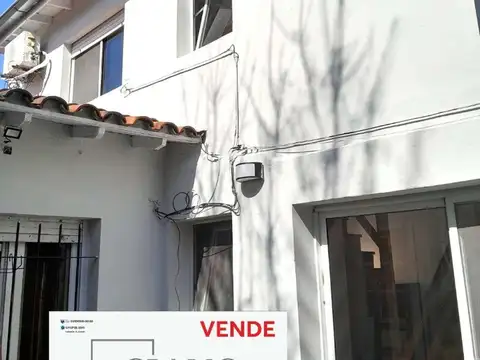 PH 3 Ambientes con Patio.-