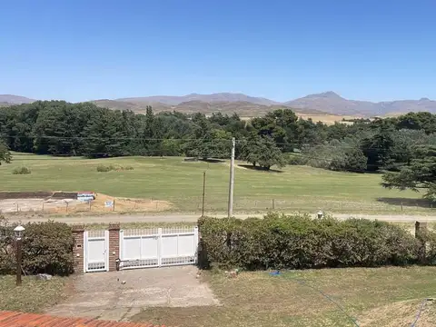 Casa venta en Barrio Parque Golf, vista abierta al golf