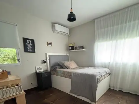 Alquiler casa barrio Santa Barbara 5 ambientes .