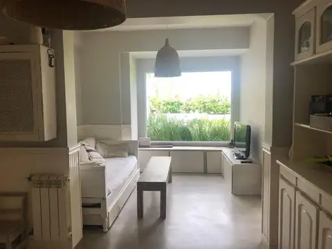 Casa en Alquiler con 1 cochera