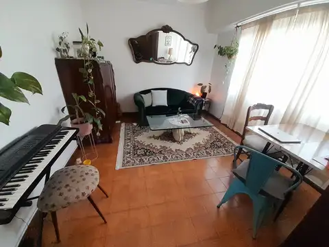 Depto Tipo Casa 4 ambientes con 2 baños