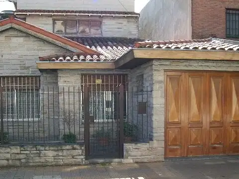 CHALET 4 AMBIENTES - UBICADO EN OLIVOS