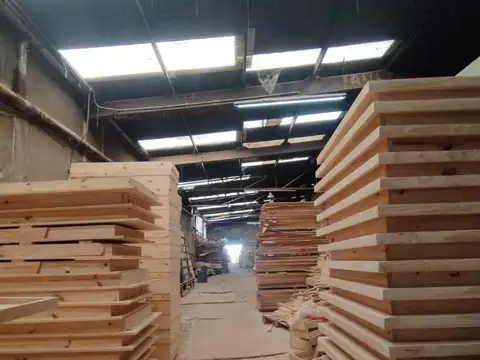 GALPON EN ALQUILER CON SALIDA DOS CALLES 