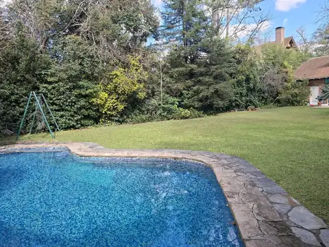 Casa 6 ambientes con 4 baños