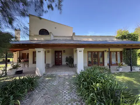VENTA CASA 4 AMB CHACRAS DE OPEN DOOR - LUJAN